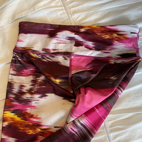 Lulu Leggings - EUC - Picture 4 of 4